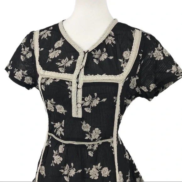 Honey Black White Floral Lace Trim Short Sleeve Blouse Size XL - Picture 2 of 7